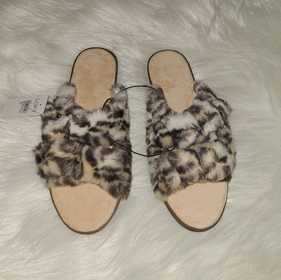 LOFT Faux Fur Buckle Slippers | Large - Picture 2 of 7